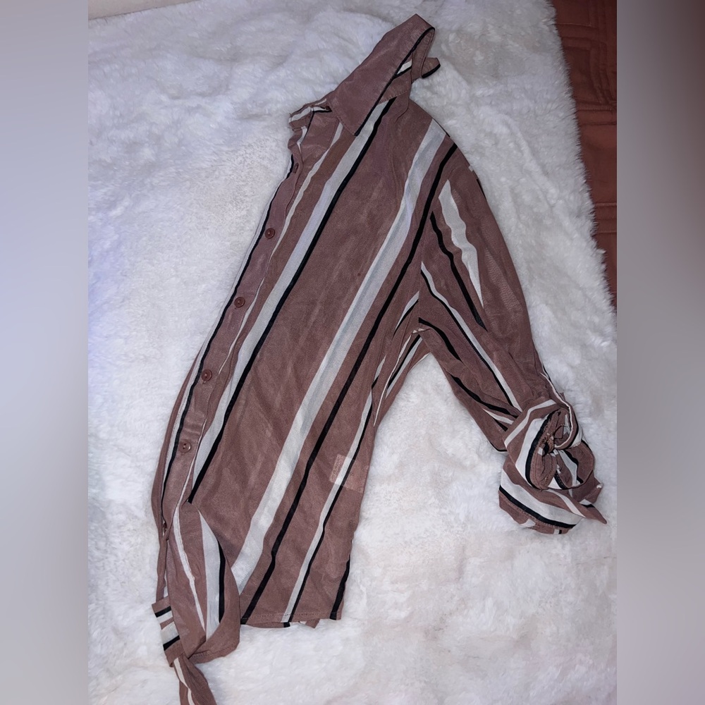 4/$10 Bundle Sale: EUC Sheer Striped Button Down Tie Waist Top - Picture 2 of 7